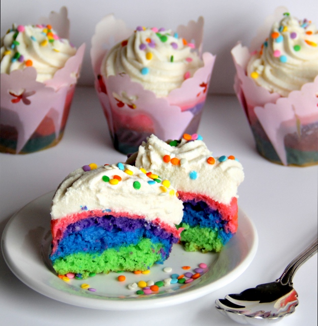 rainbow cupcakes 2 (624x640)